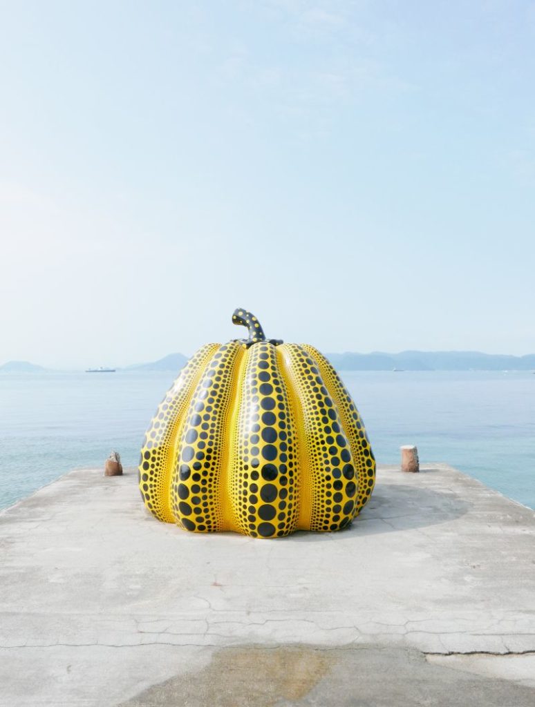 Kürbis, Sehenswürdigkeit in Naoshima, Tadao Ando Kunstinsel